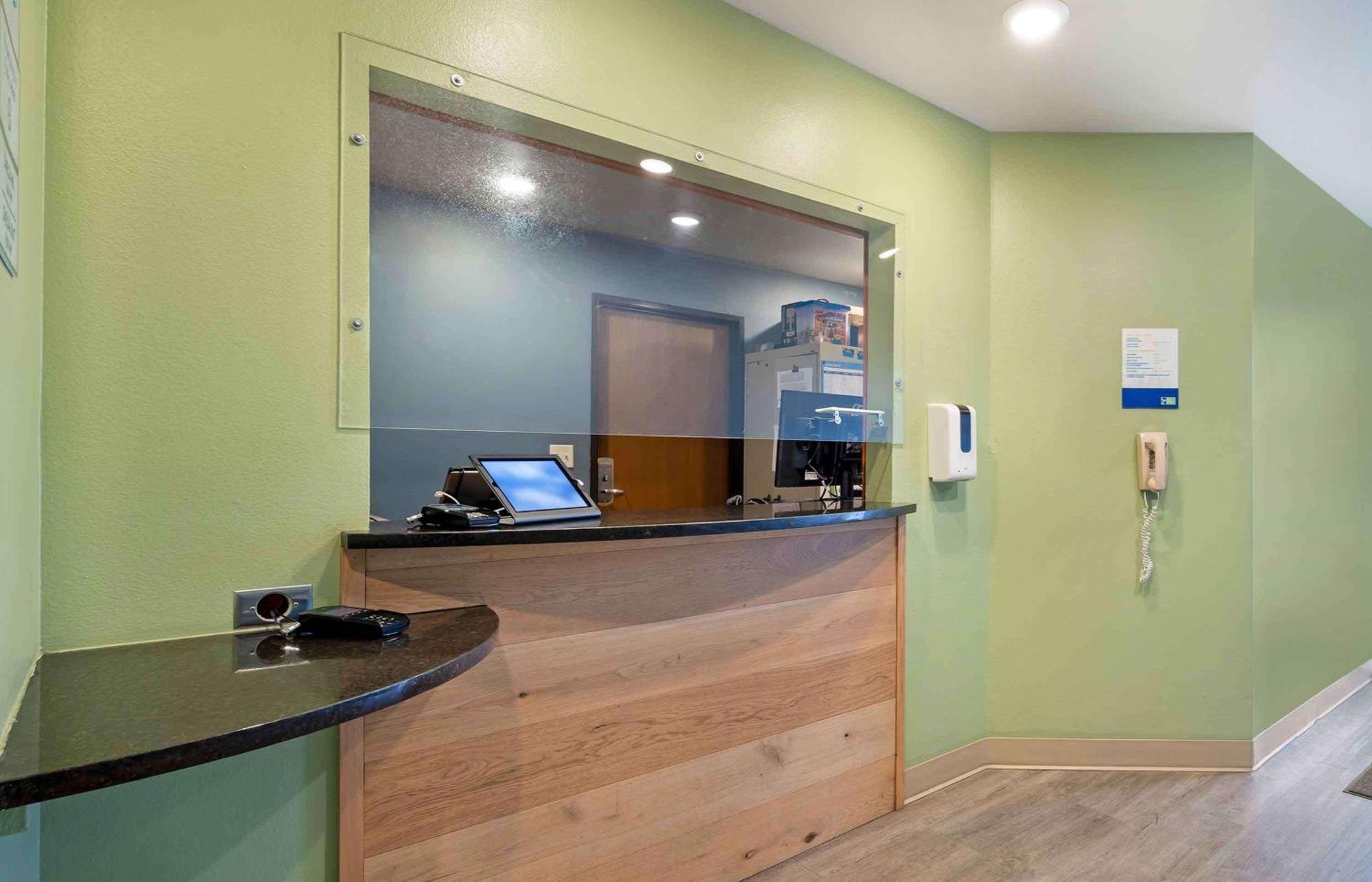 Extended Stay America Select Suites - Wichita - Airport Экстерьер фото